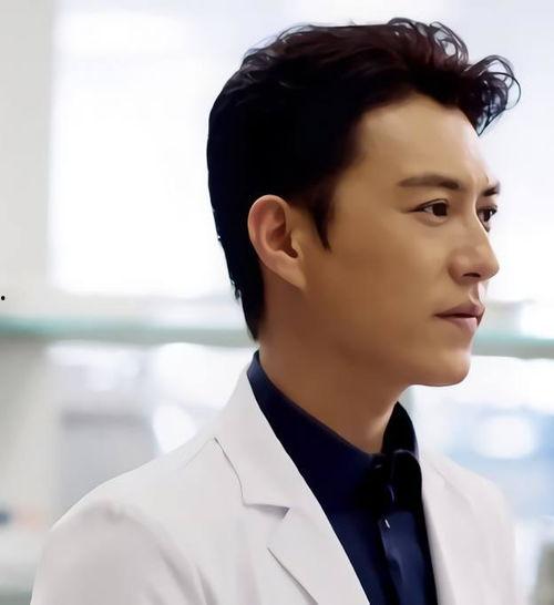 最白男明星,颜值巅峰，魅力无限！”